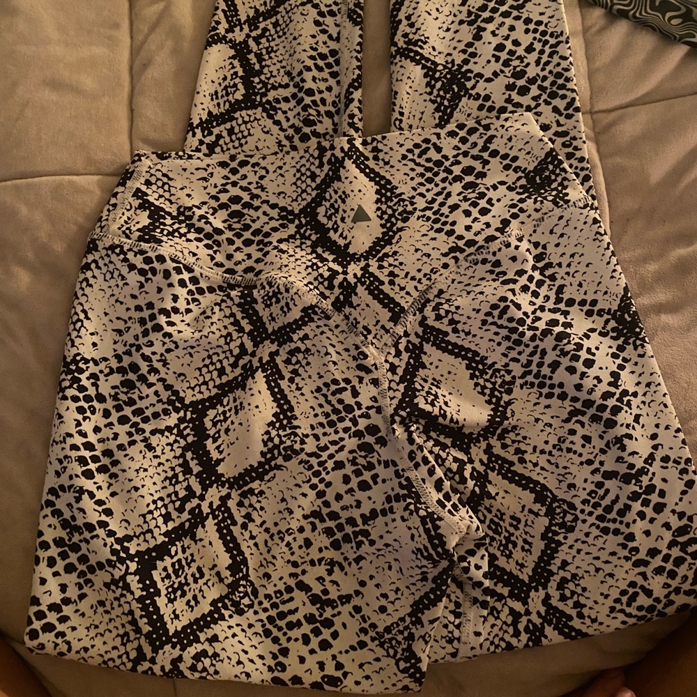 Balance athletica snake skin patterned leggings